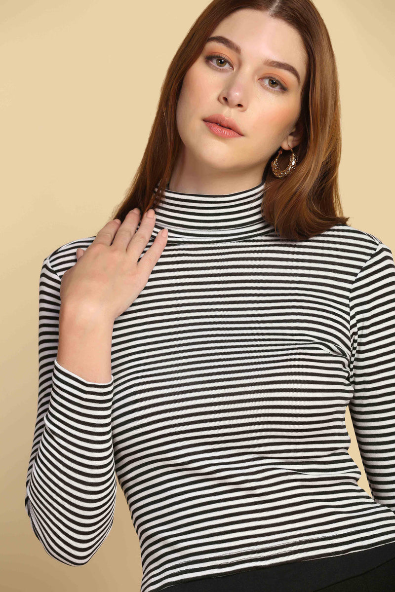 Striped turtleneck Top - Starin.in